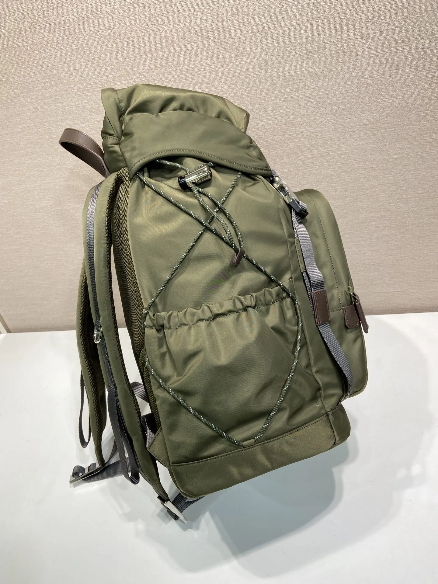 皮革 背包 登山包 灵感源自徒步旅行风格 雙肩包 实用雙肩款