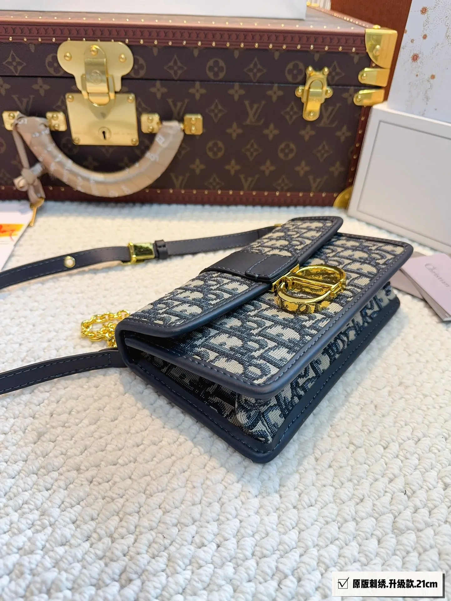 Dior 老花 蓝色 Montaigne蒙田包 方正 斜挎包 轻便斜挎款