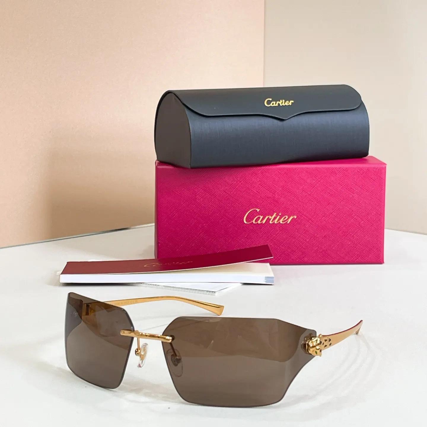 Cartier 墨镜 時尚防晒款
