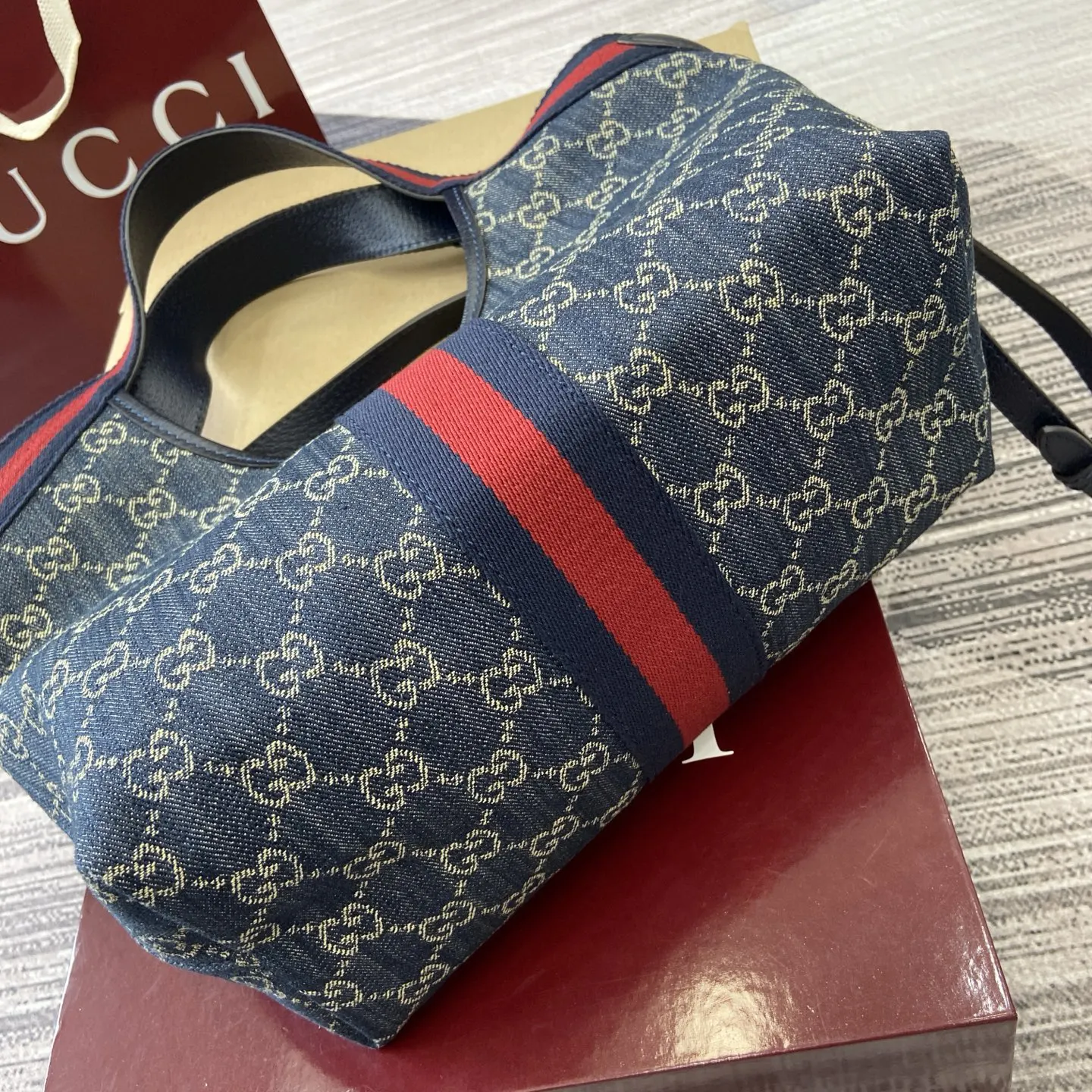 Gucci 藍色 牛仔 手提包 通勤手提款(數字9) Gucci 藍色 牛仔 手提包 通勤手提款(數字9)