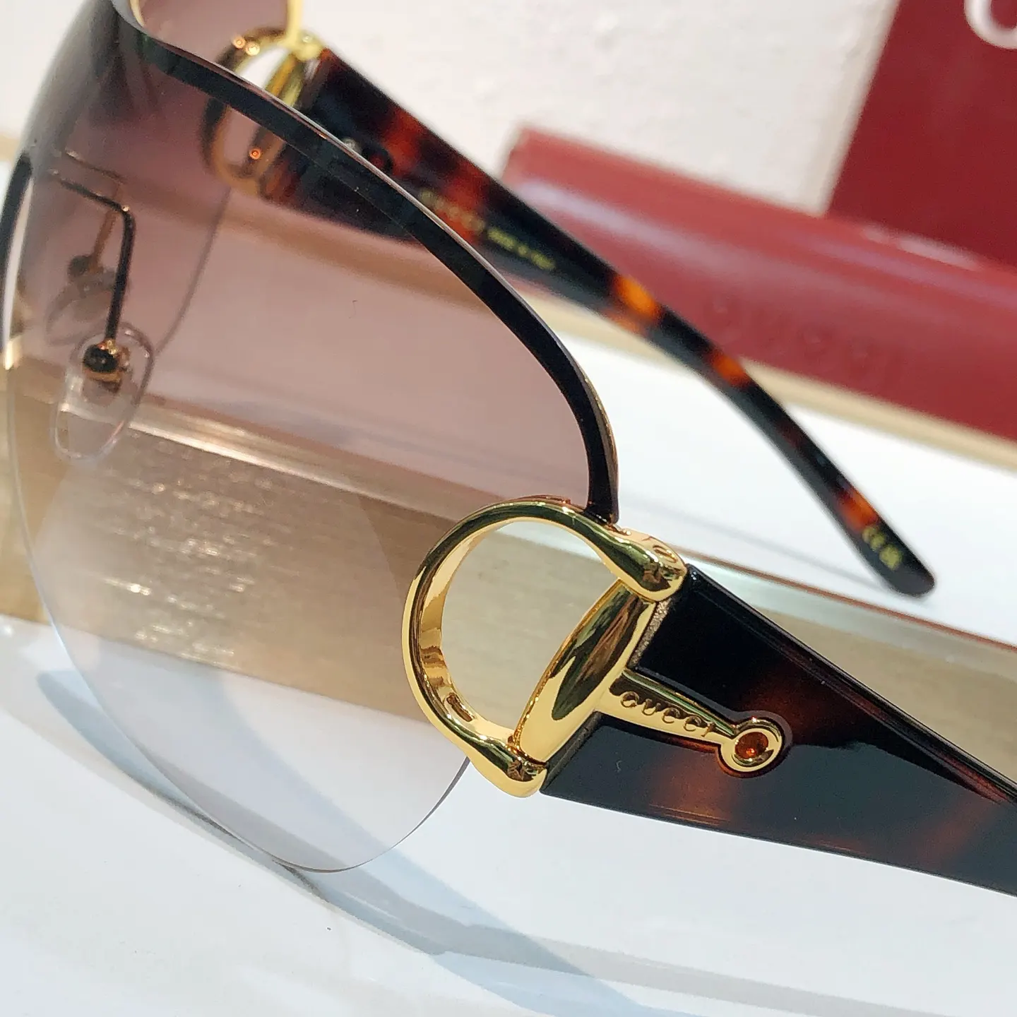 Gucci 墨镜 时尚防晒款 款19