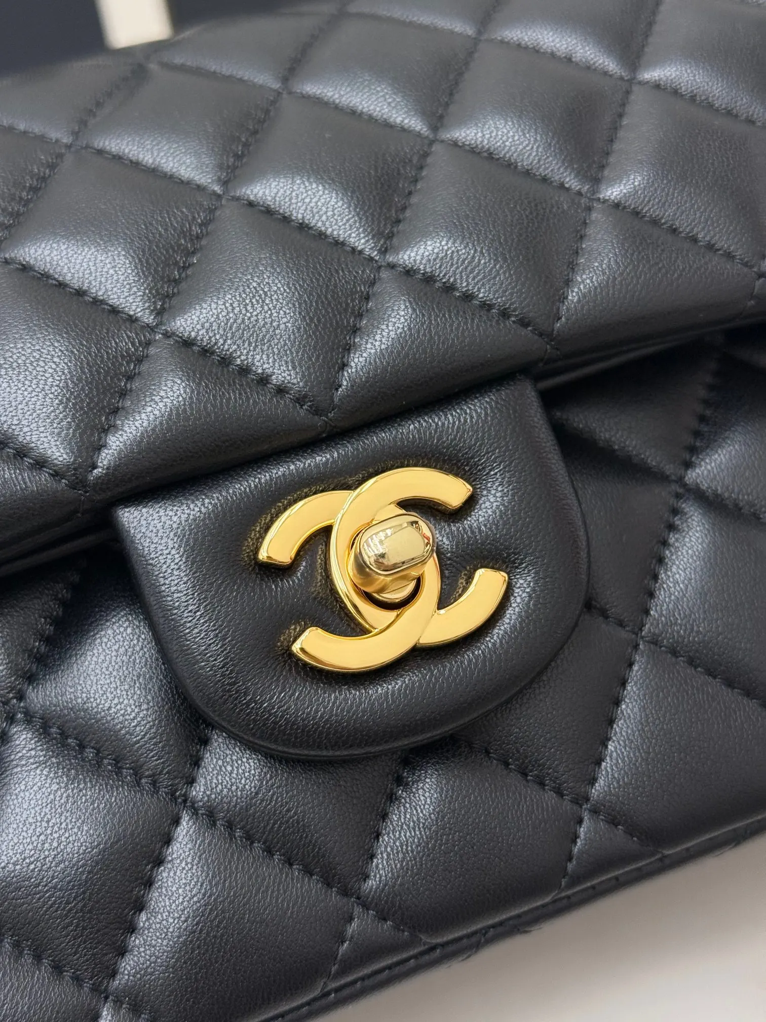 Audemars Piguet 金色 羊皮 链条包 精致链条款
