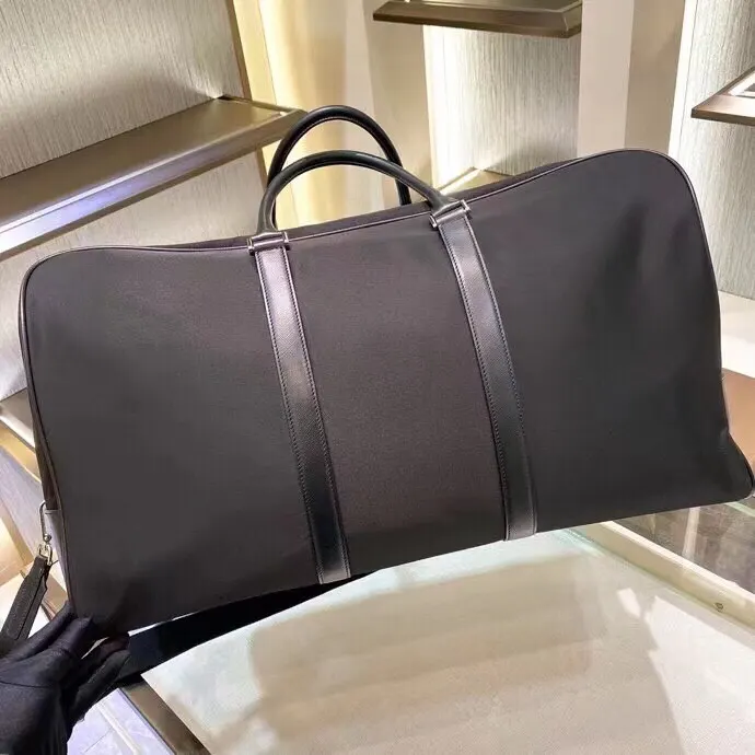 Prada Re-Nylon 黑色 皮革 Saffiano 十字纹 手提包