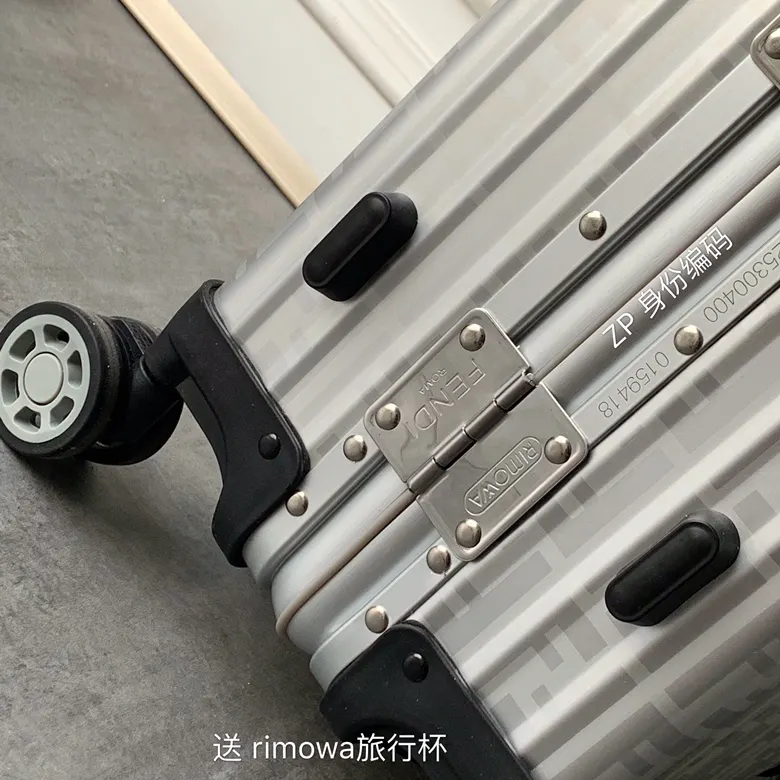 Fend 联名 行李箱 旅行拉杆款 轻便出行款