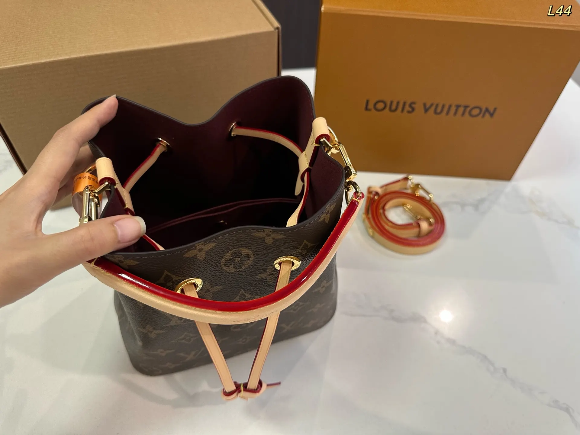 Louis Vuitton Monogram Bucket Bag Casual