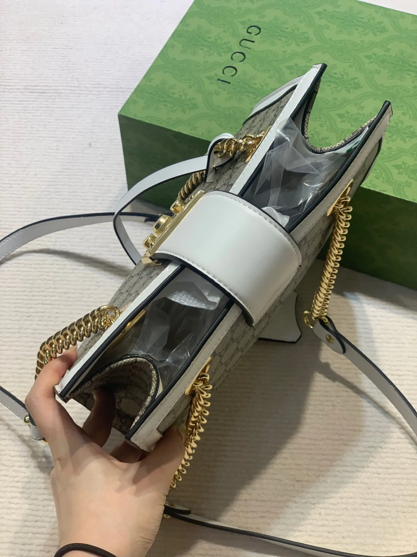 dlock 鏈條包 作为畅销款 实在是太深入人 精致鏈條款