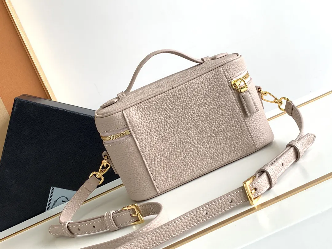 Prada 1BH202P610 鹿皮 羊皮 Logo 手提包