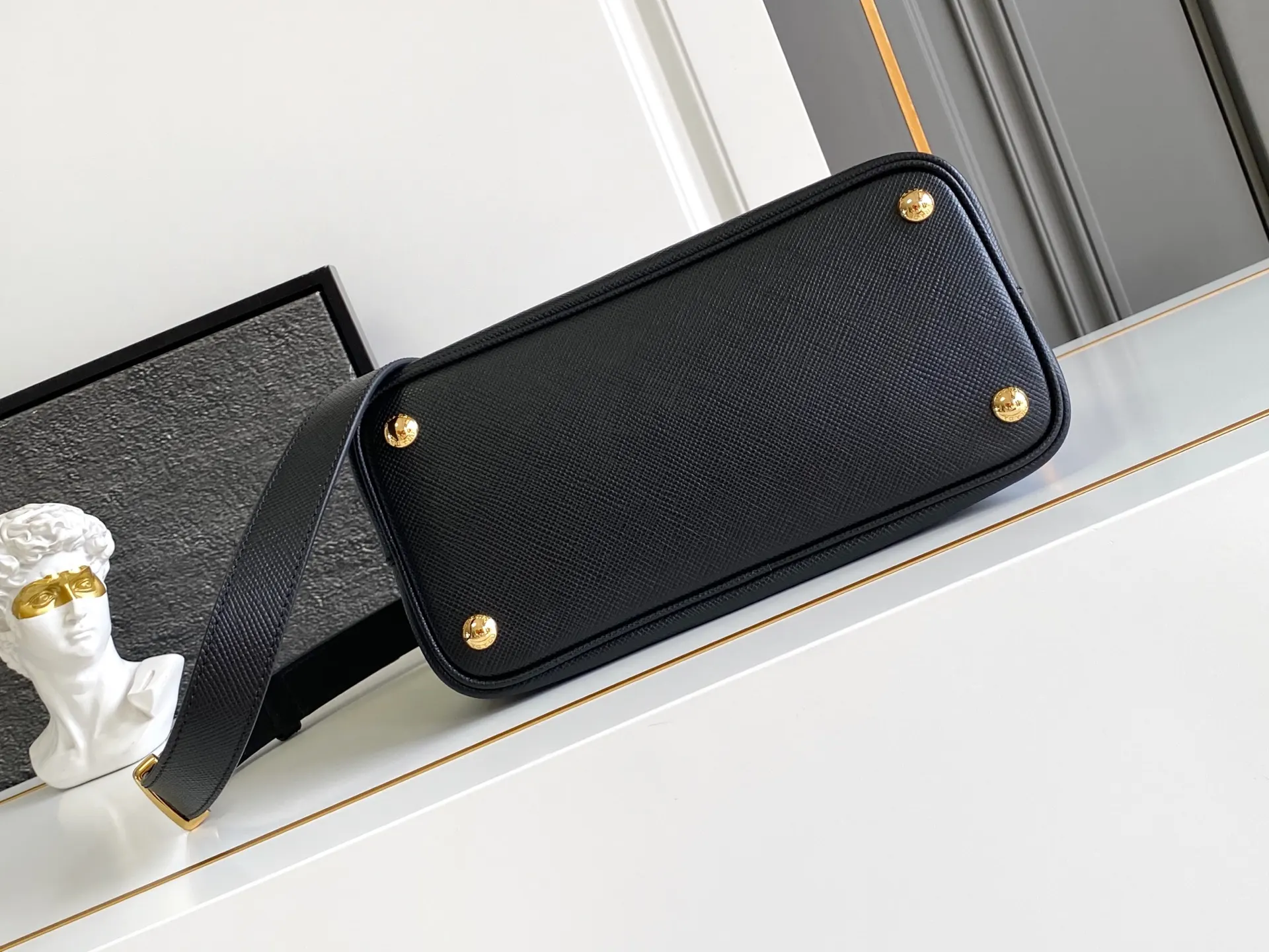 Prada Saffiano 1BG443 迷你 金色 皮革 手提包