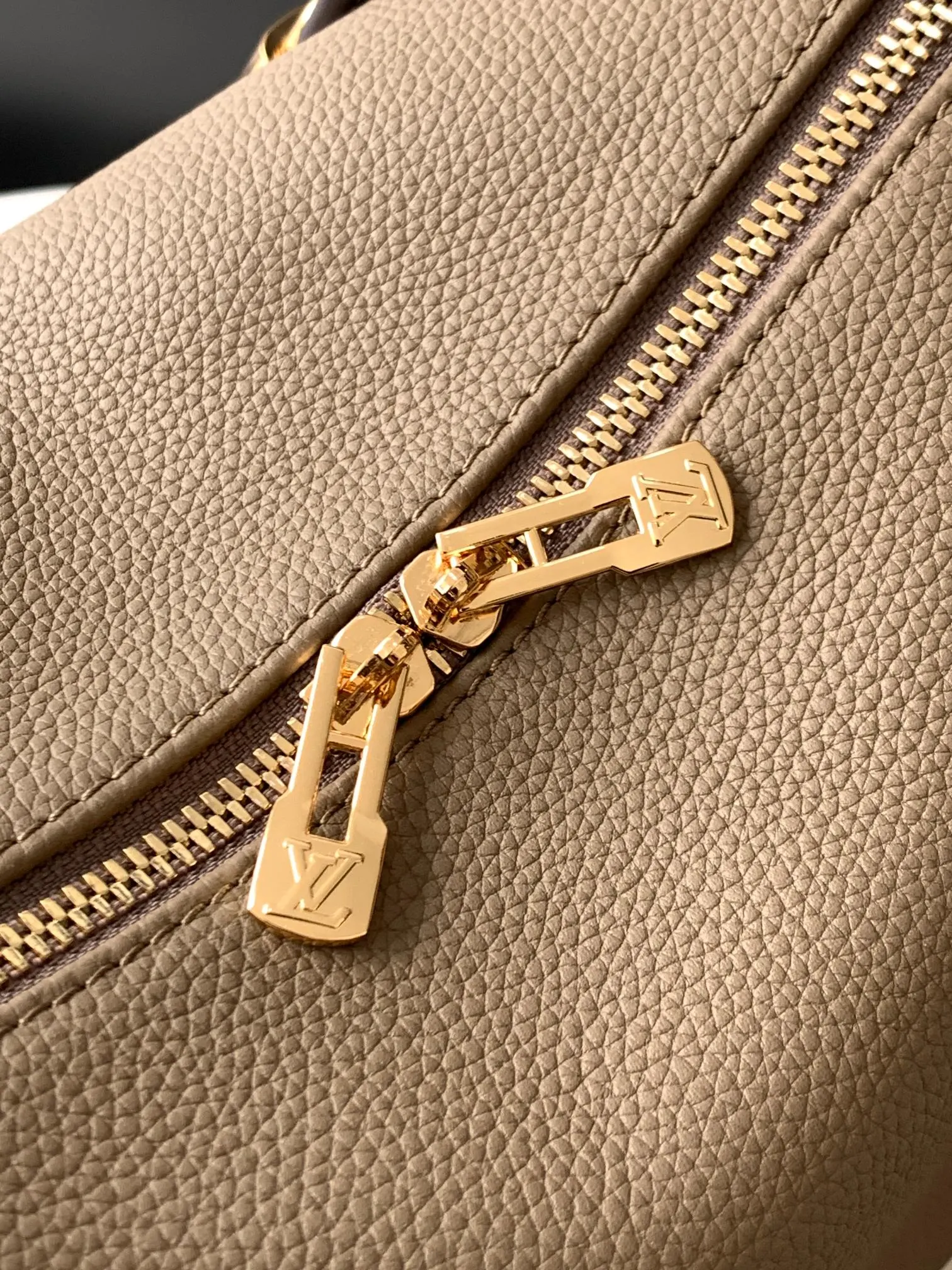 LV Keepall grey, travel bag, large capacity travel model Image 6 LV Keepall grey, travel bag, large capacity travel model Image 6