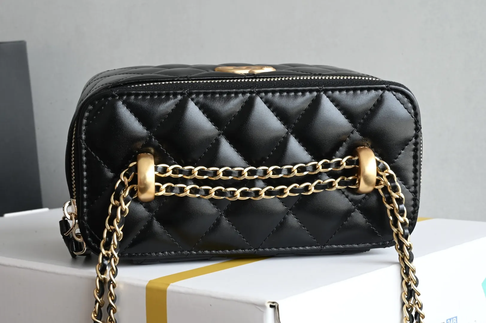 Chain Bag Leather