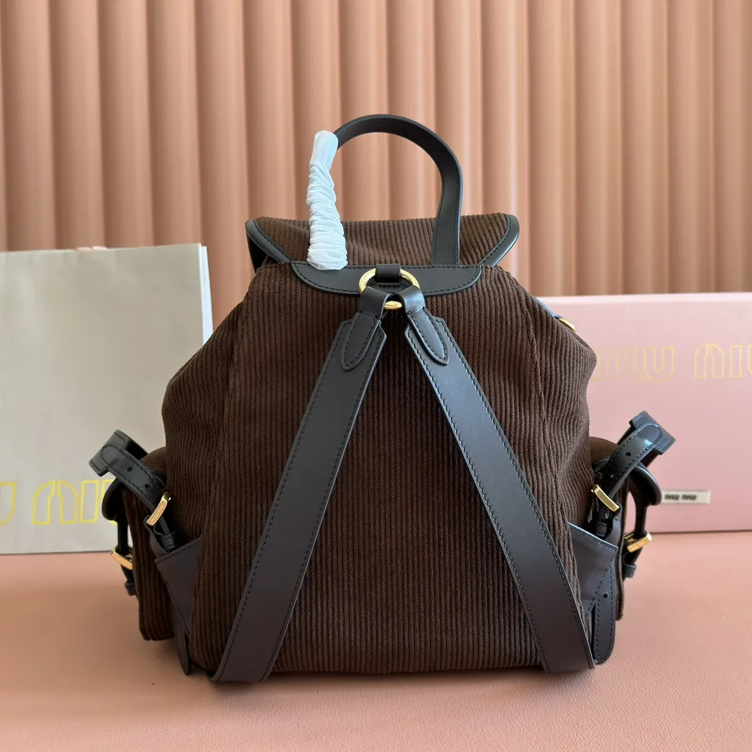 Miu 小牛皮 雙肩包 实用雙肩款