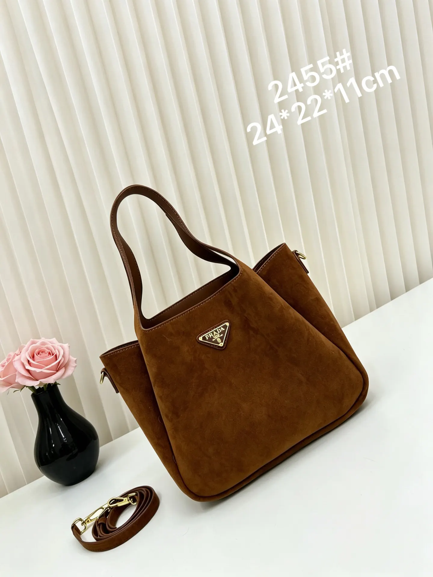 Prada 皮革 托特包 大容量托特款(數字9) Prada 皮革 托特包 大容量托特款(數字9)
