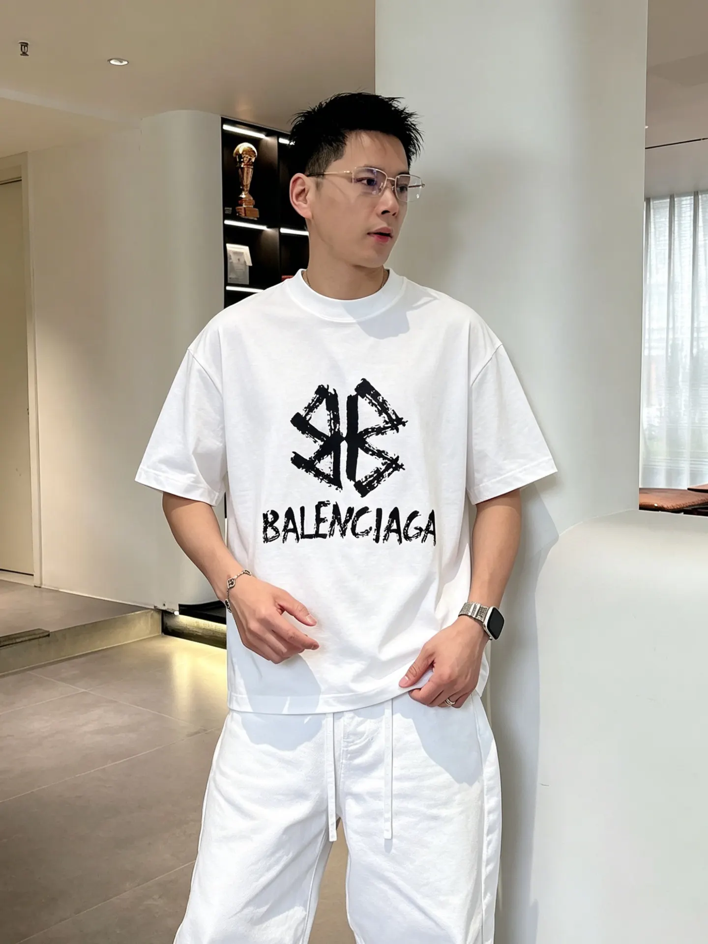 Balenciaga 黑白 純棉 Logo 短袖T恤(數字6) Balenciaga 黑白 純棉 Logo 短袖T恤(數字6)
