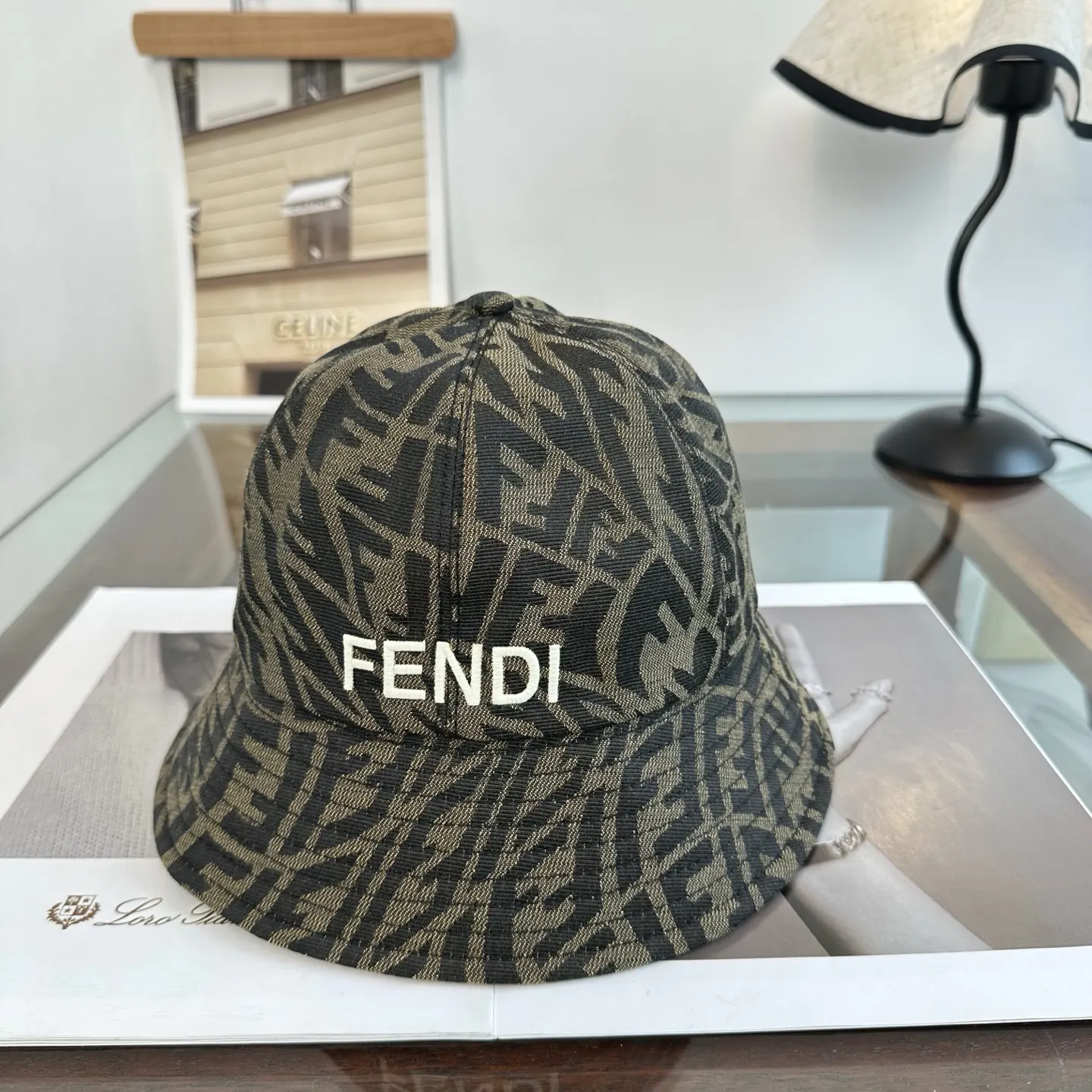 Fendi 渔夫帽 休闲遮阳款
