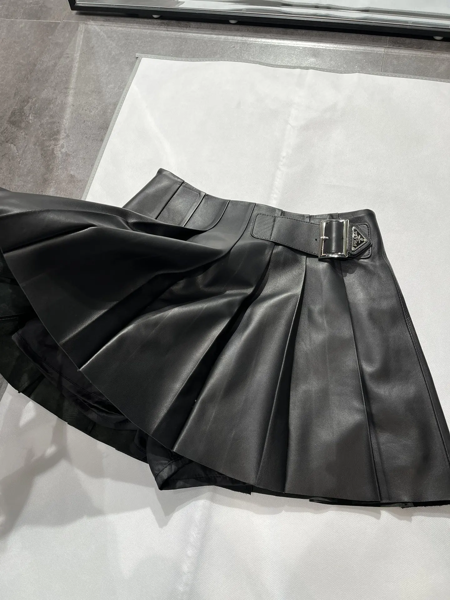 Prada 皮革 短裤