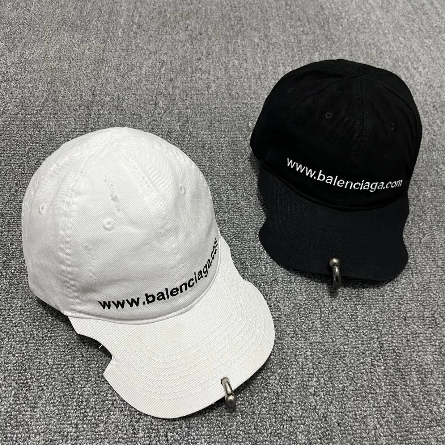 Balenciaga 棒球帽 精致搭配