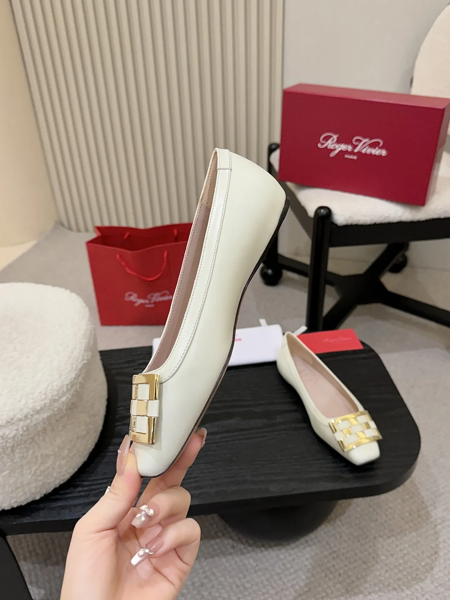 Roger Vivier 運動鞋 休閒百搭款(數字5) Roger Vivier 運動鞋 休閒百搭款(數字5)