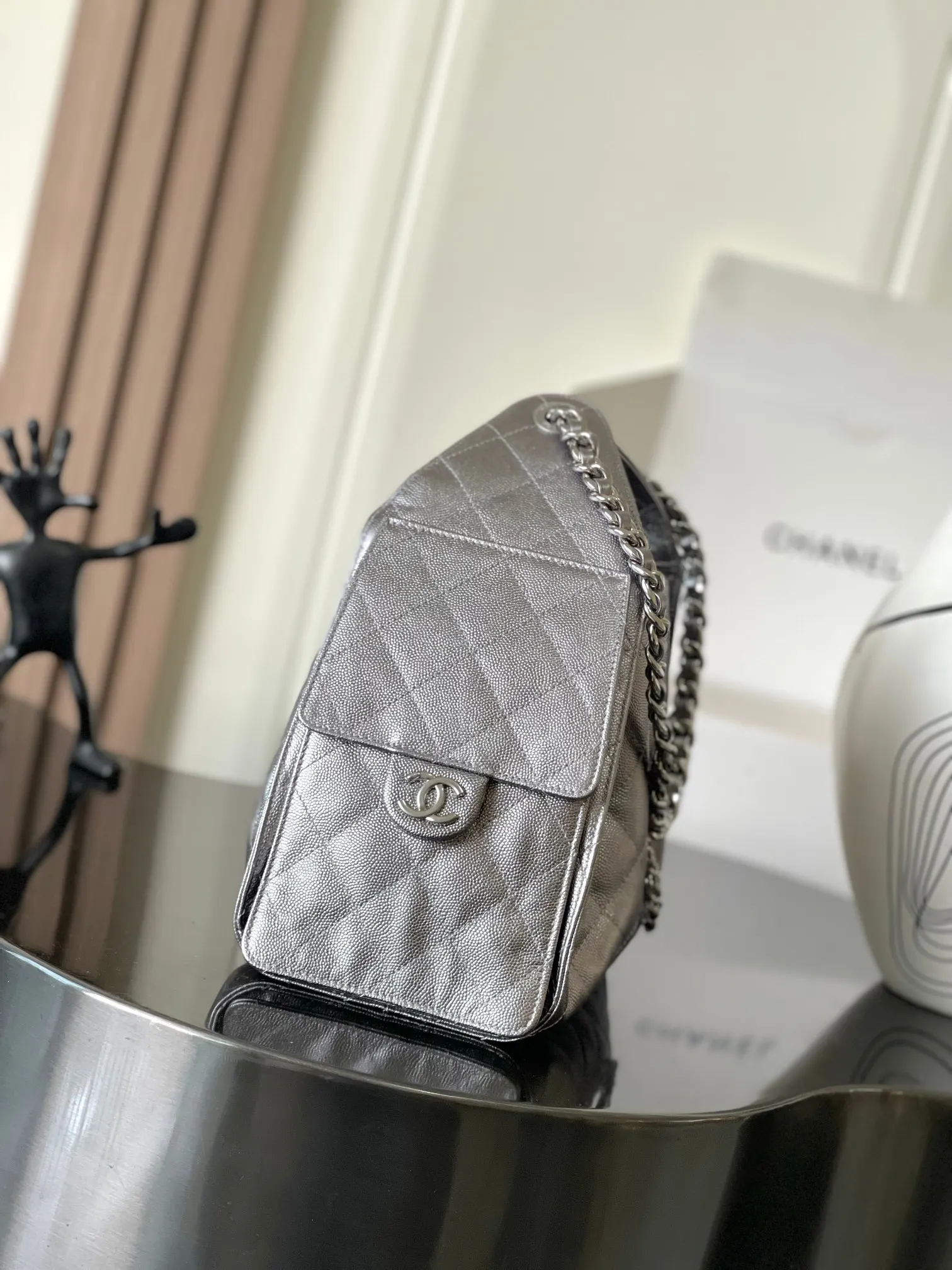 Chanel 銀灰色牛皮Hobo腋下包 金链