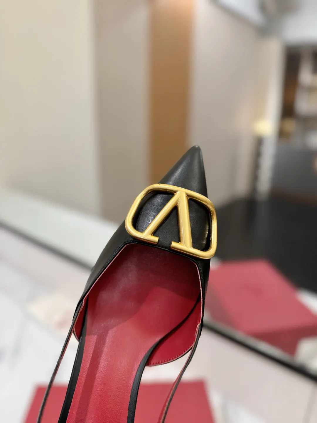 Valentino Image 6 Valentino Image 6