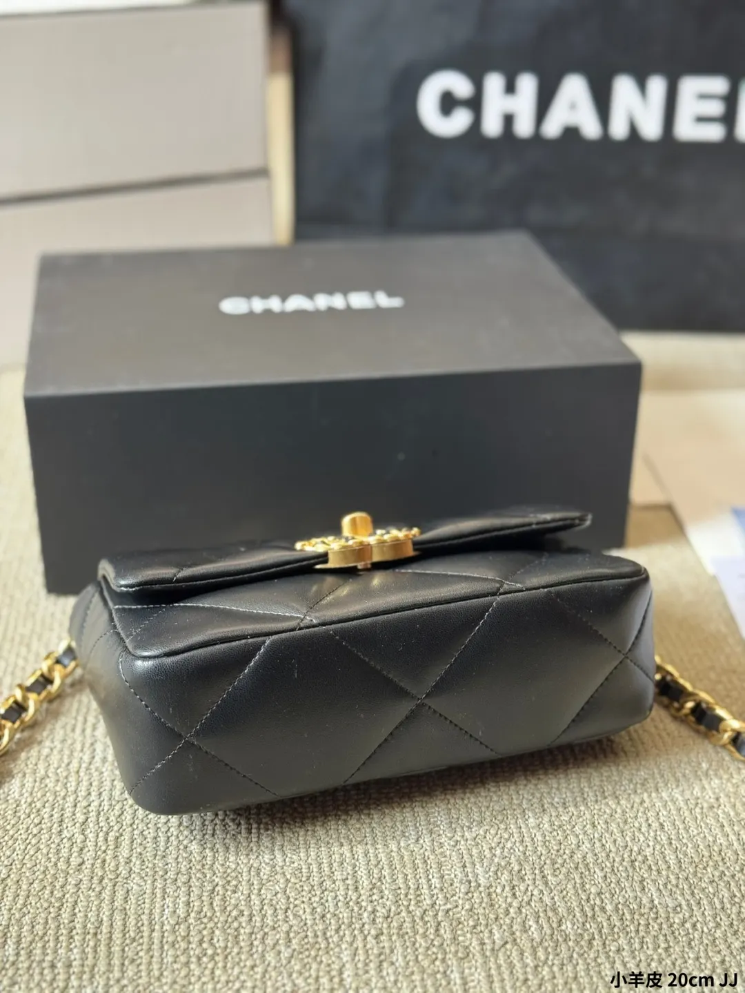 CHANEL 羊皮 小羊皮 手袋口盖包mini 轻盈绵柔质感 链条包 精致链条款