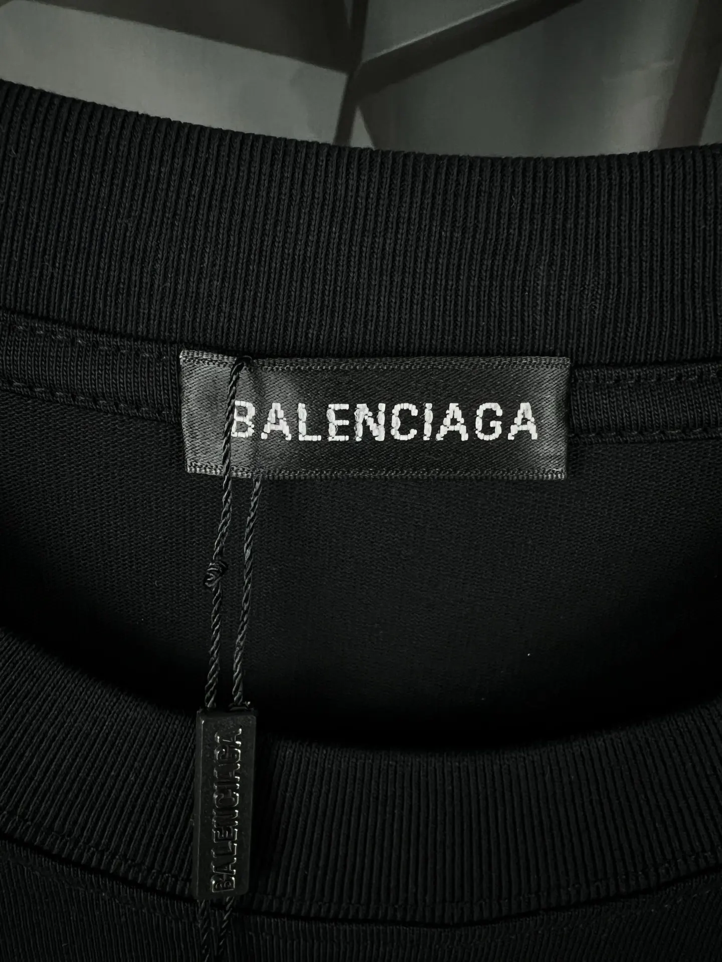 Balenciaga 26SS 刺绣 纯棉 短袖T恤 街头休闲款