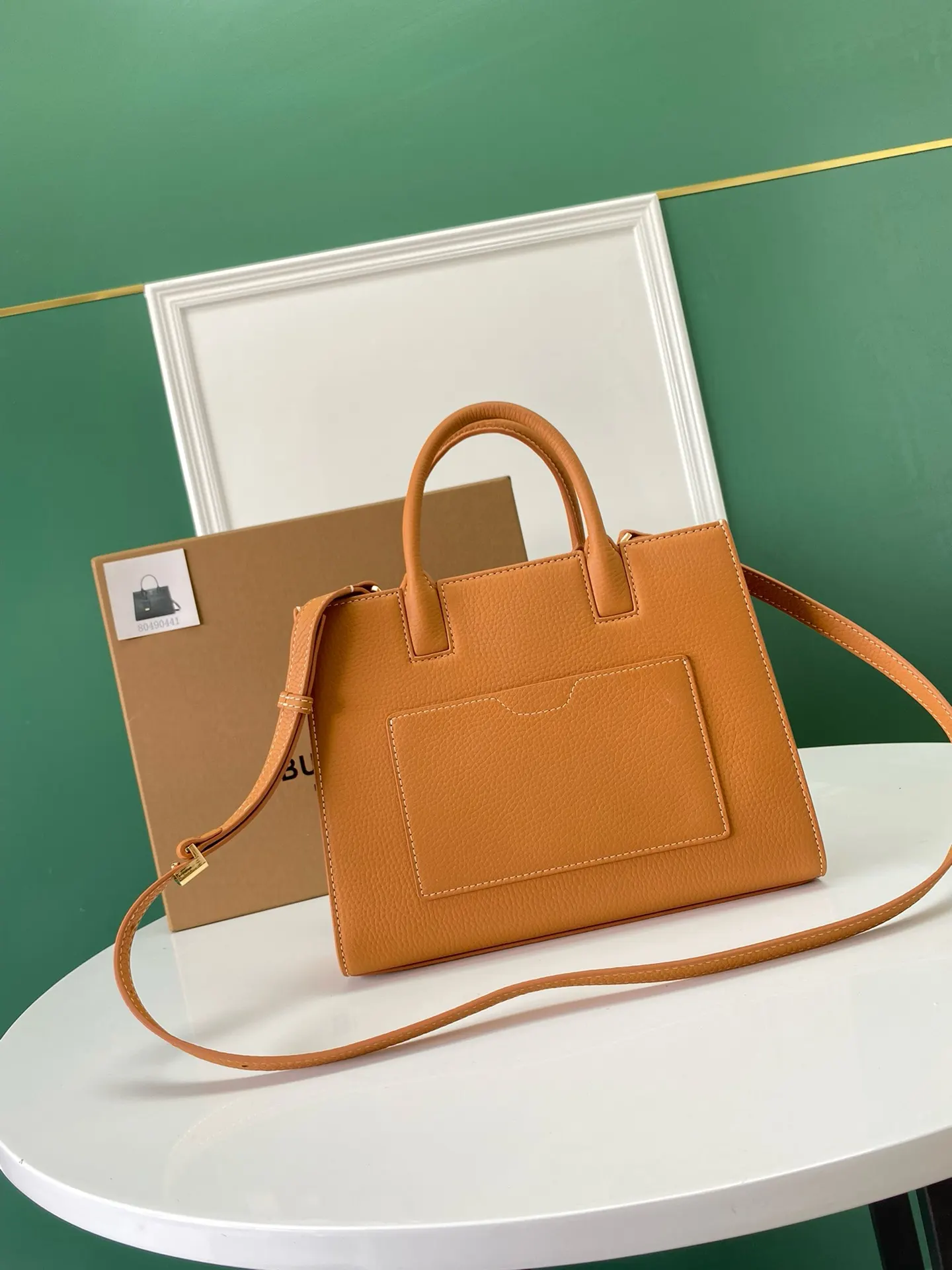 Burberry 小牛皮 托特包 大容量托特款
