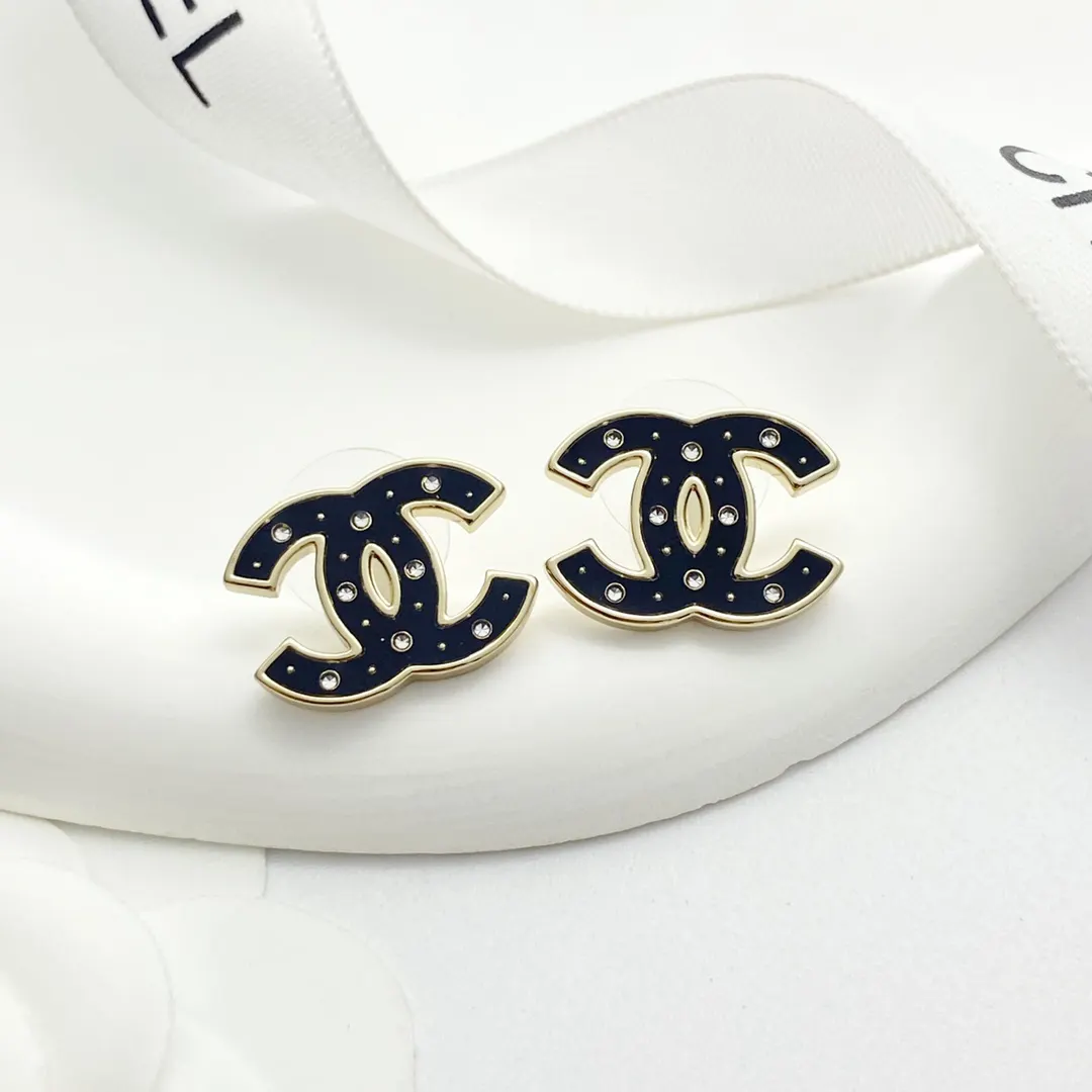 Chanel 黑金 双C 耳钉 小巧点缀 耳饰