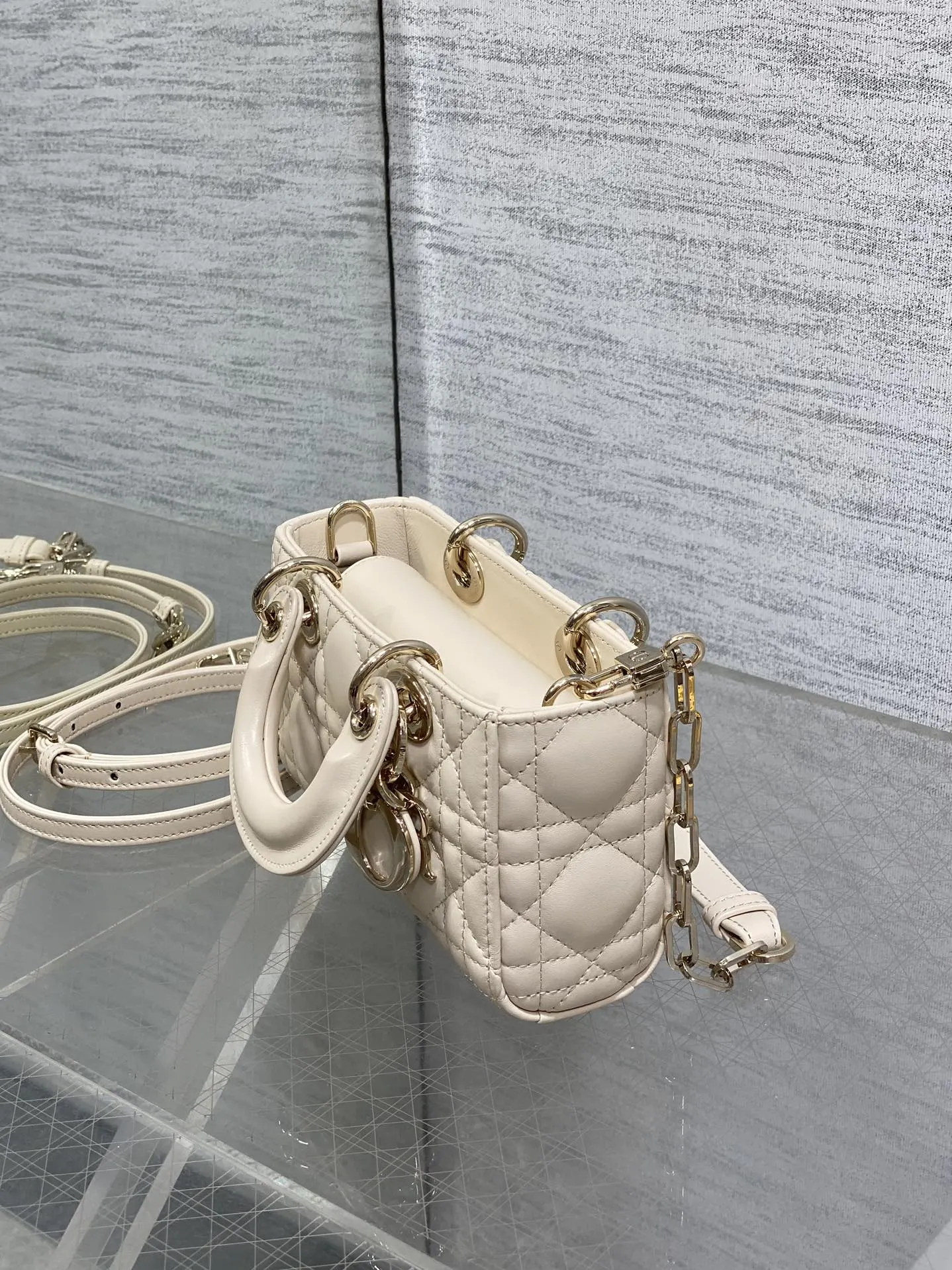 Dior 羊皮 进口 羊皮横款戴妃包迷你 鏈條包 精致鏈條款