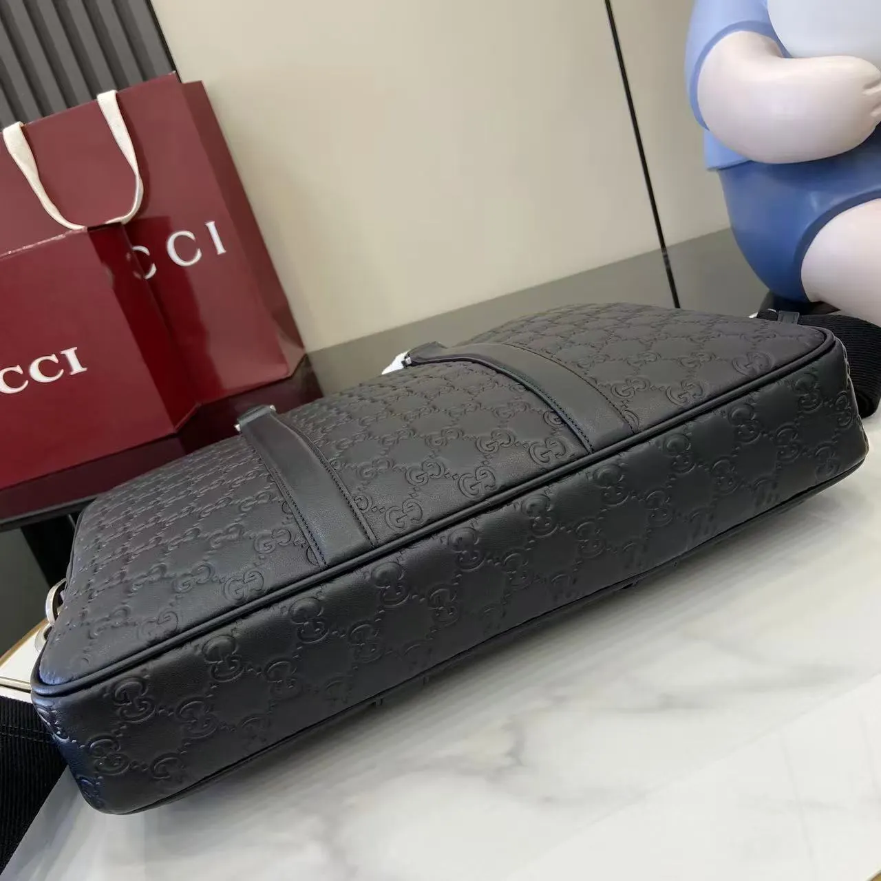 Gucci GG Emblem 黑色 帆布 公文包 商務通勤款