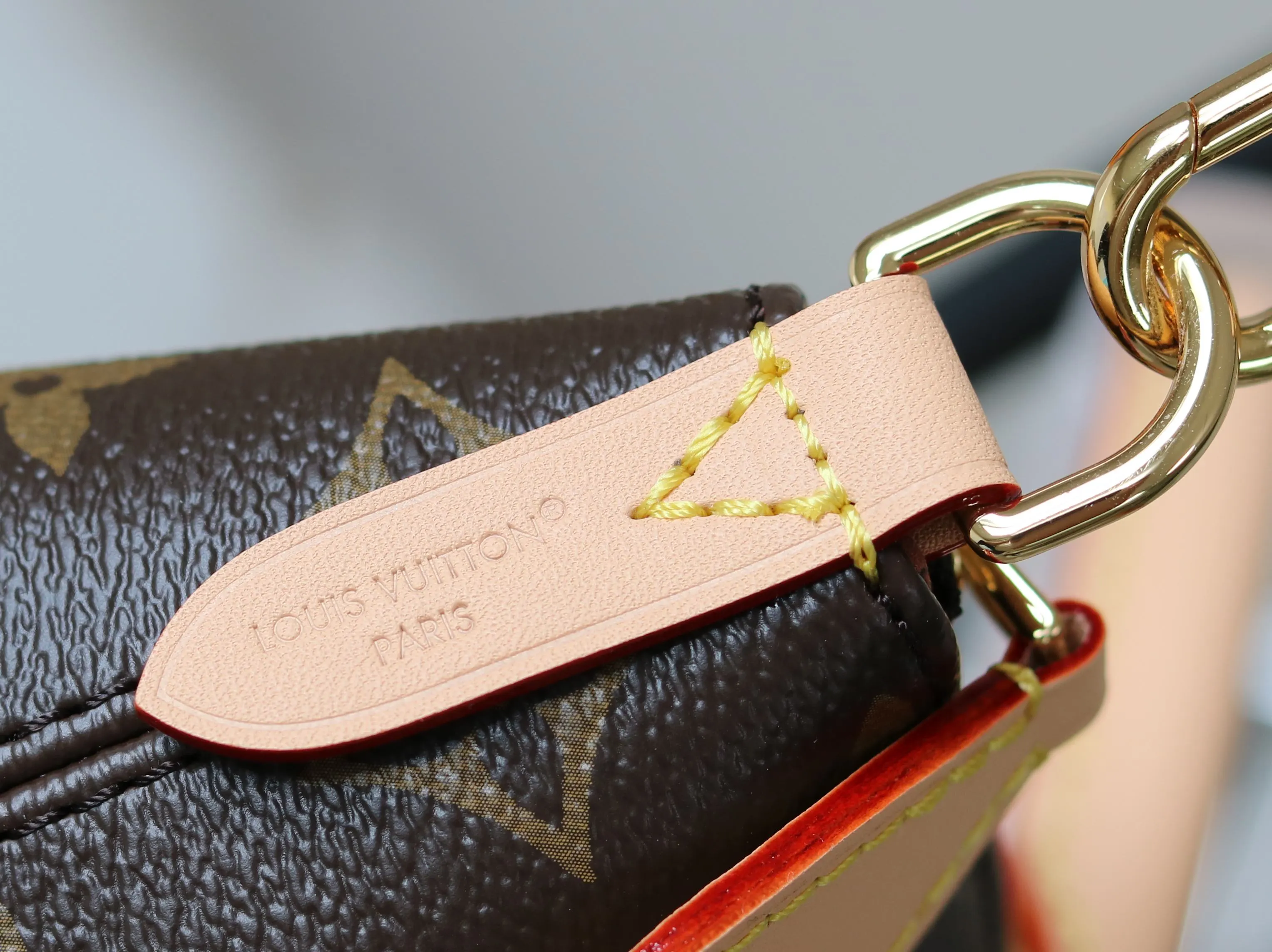 帆布 动态 Neo Locki 斜背包 輕便斜挎款