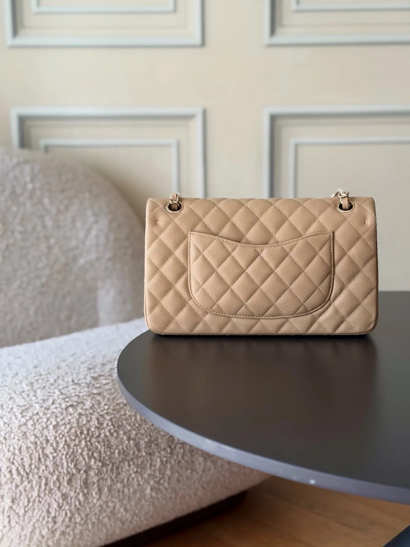 Chanel 米棕色牛皮菱格链条包 金扣