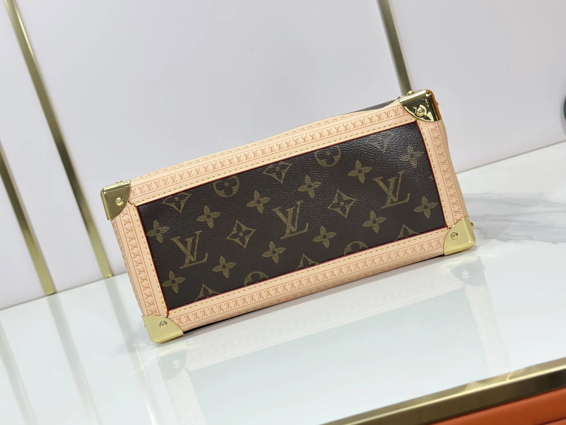Louis Vuitton Suitcase Travel Lightweight Leather