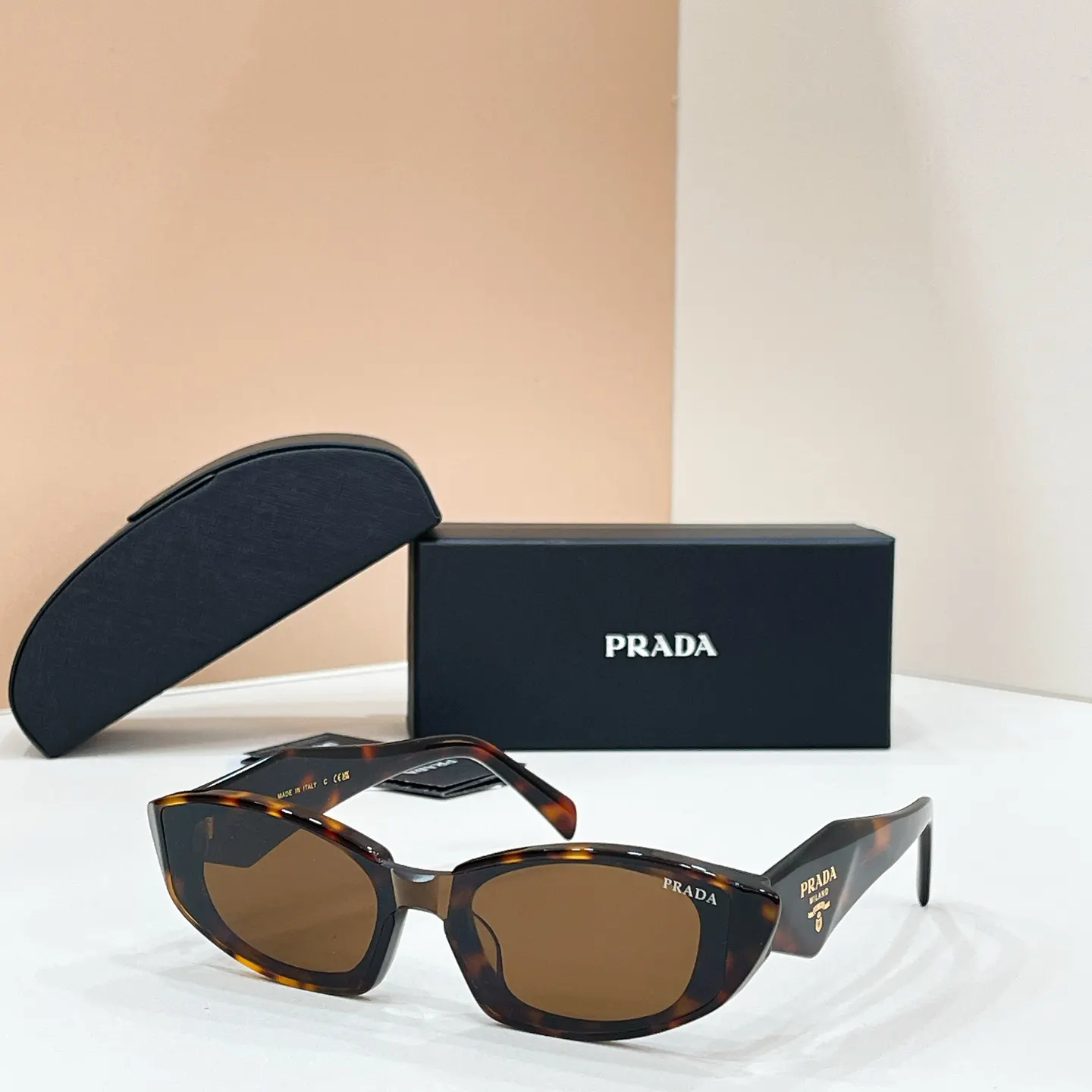 PRADA PR 2150S 太阳眼镜 时尚遮阳款