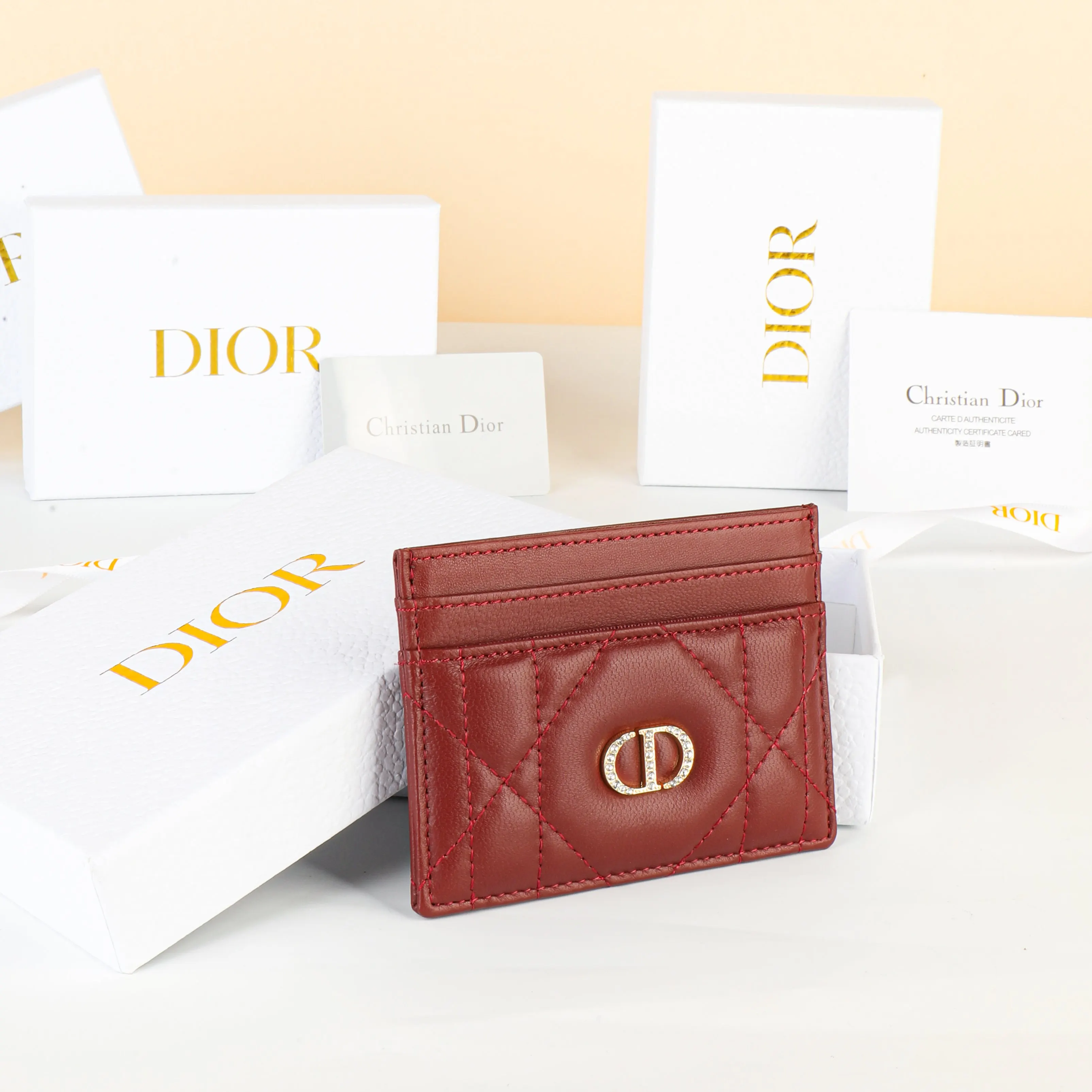 Dior Caro 酒红色羊皮卡夹 精致短款钱包