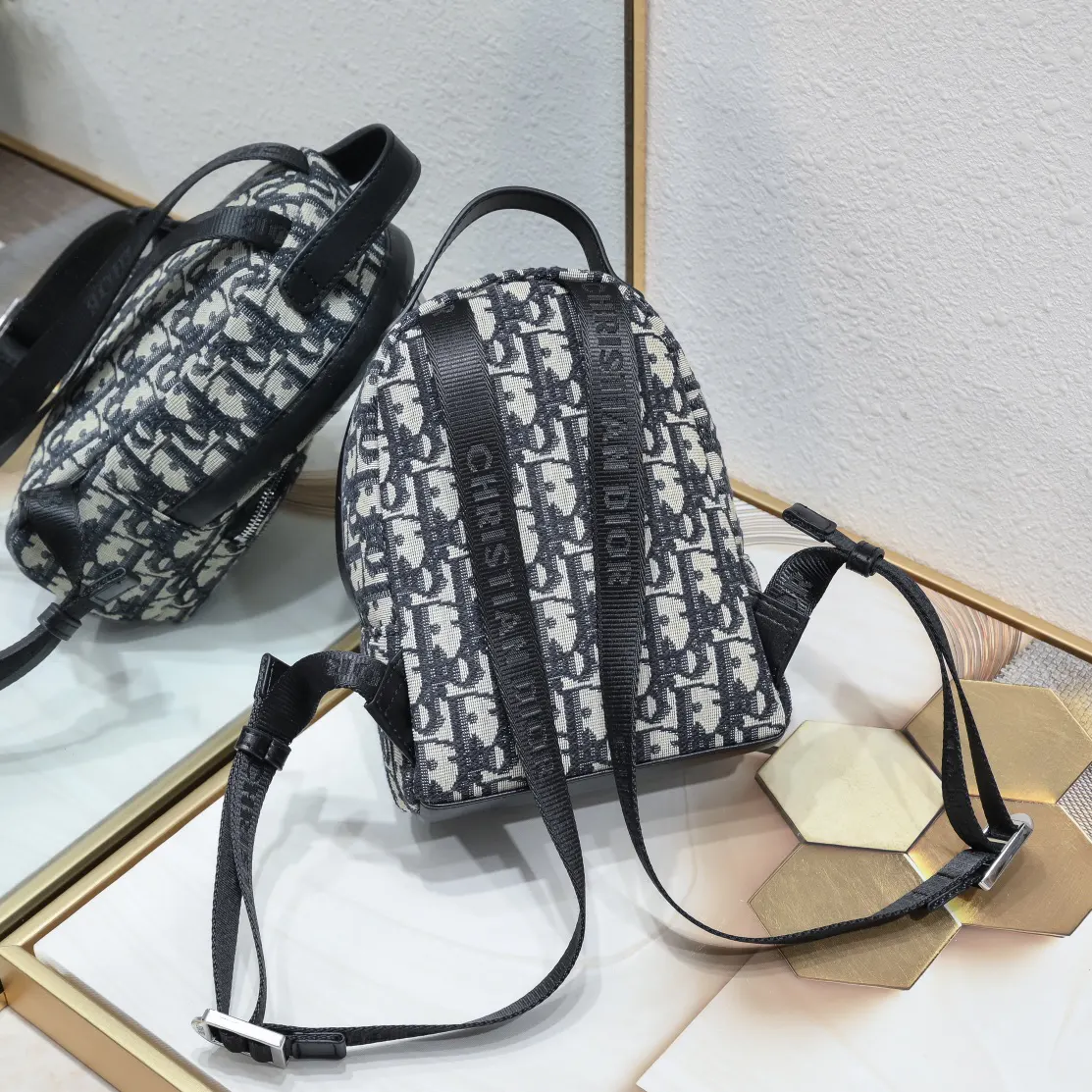 Dior 黑色 藍色 牛皮 雙肩包 实用雙肩款
