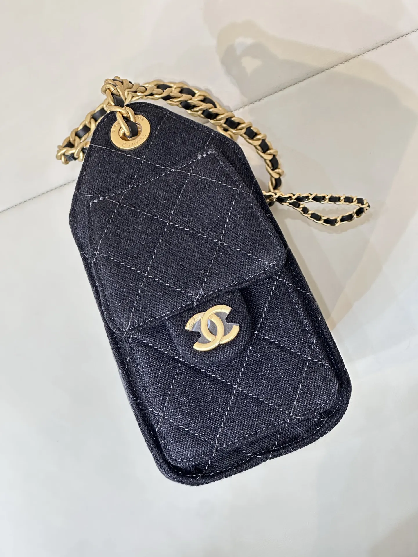 CHANEL 棕色牛皮Hobo腋下包 褶皱款