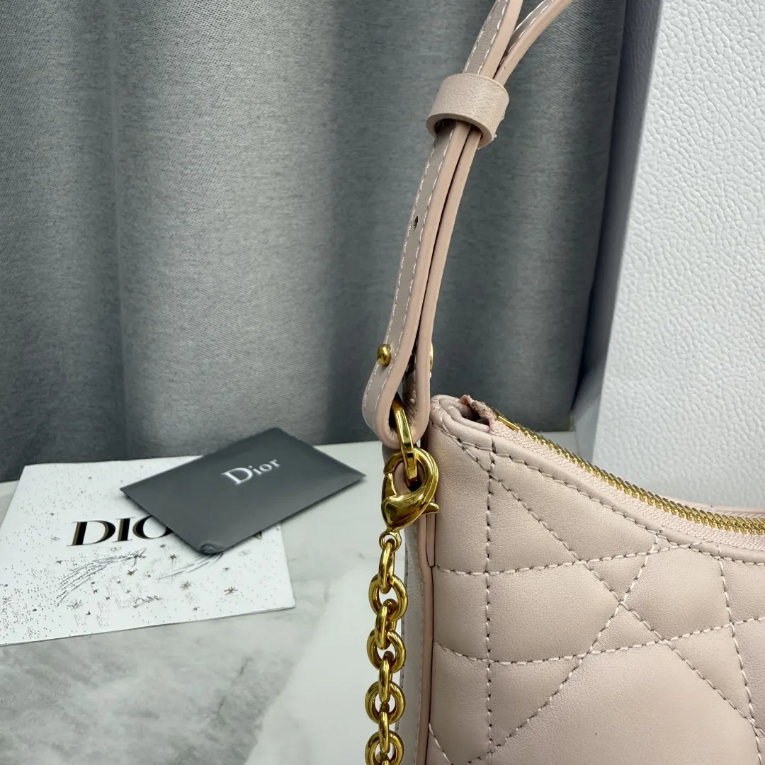 Dior Caro 白色 鏈條包(數字7) Dior Caro 白色 鏈條包(數字7)