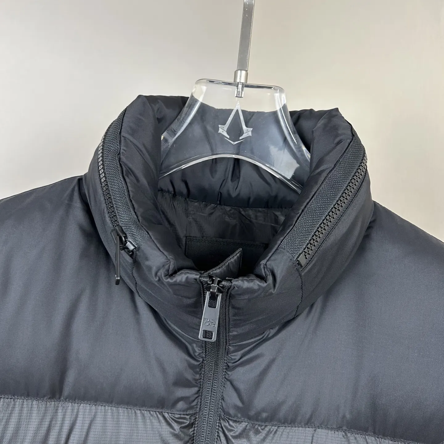 Prada 三角标 羽绒服 通勤休闲 夾克