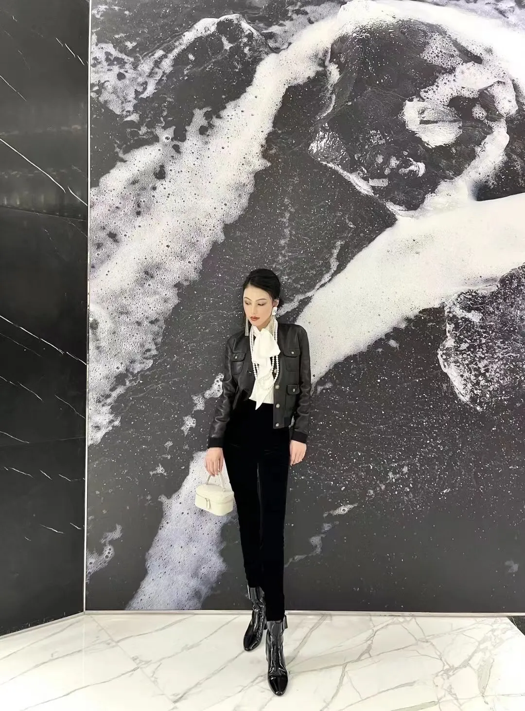 YSL 白色 系列 白色上身效果图 系列 化妆包 便携收纳款