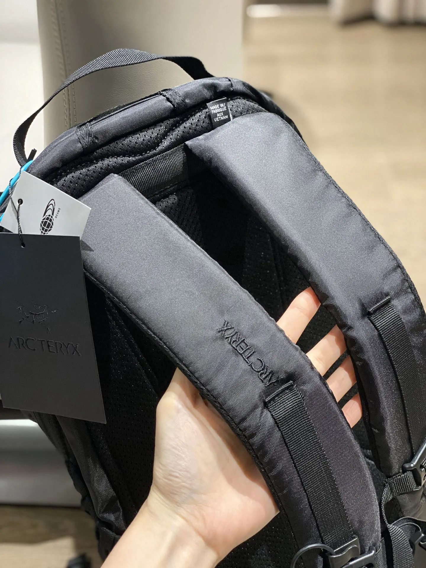 黑色 莞产纯 始祖鸟 mantis 雙肩包 实用雙肩款
