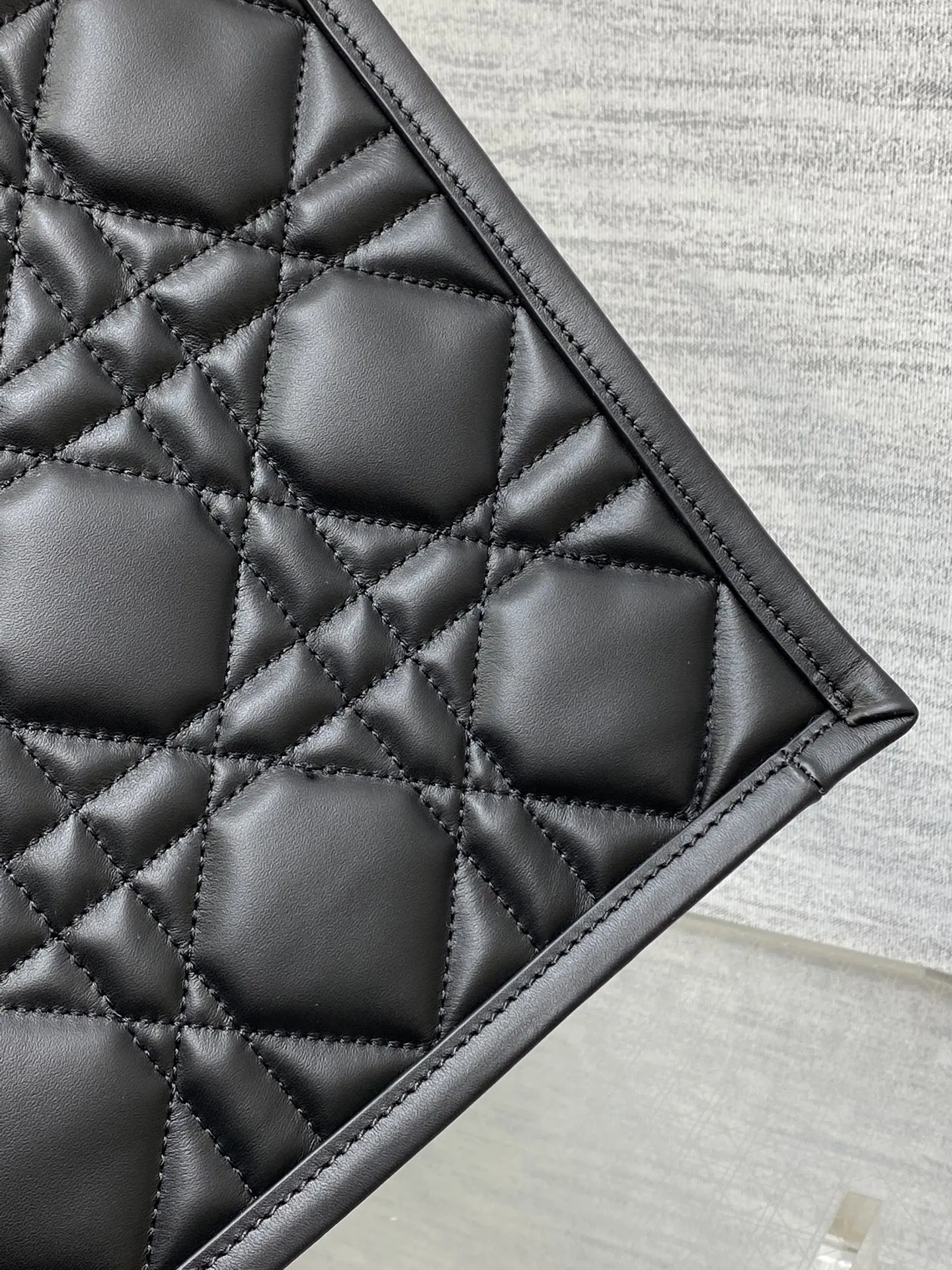 Dior 小牛皮托特包 大容量通勤