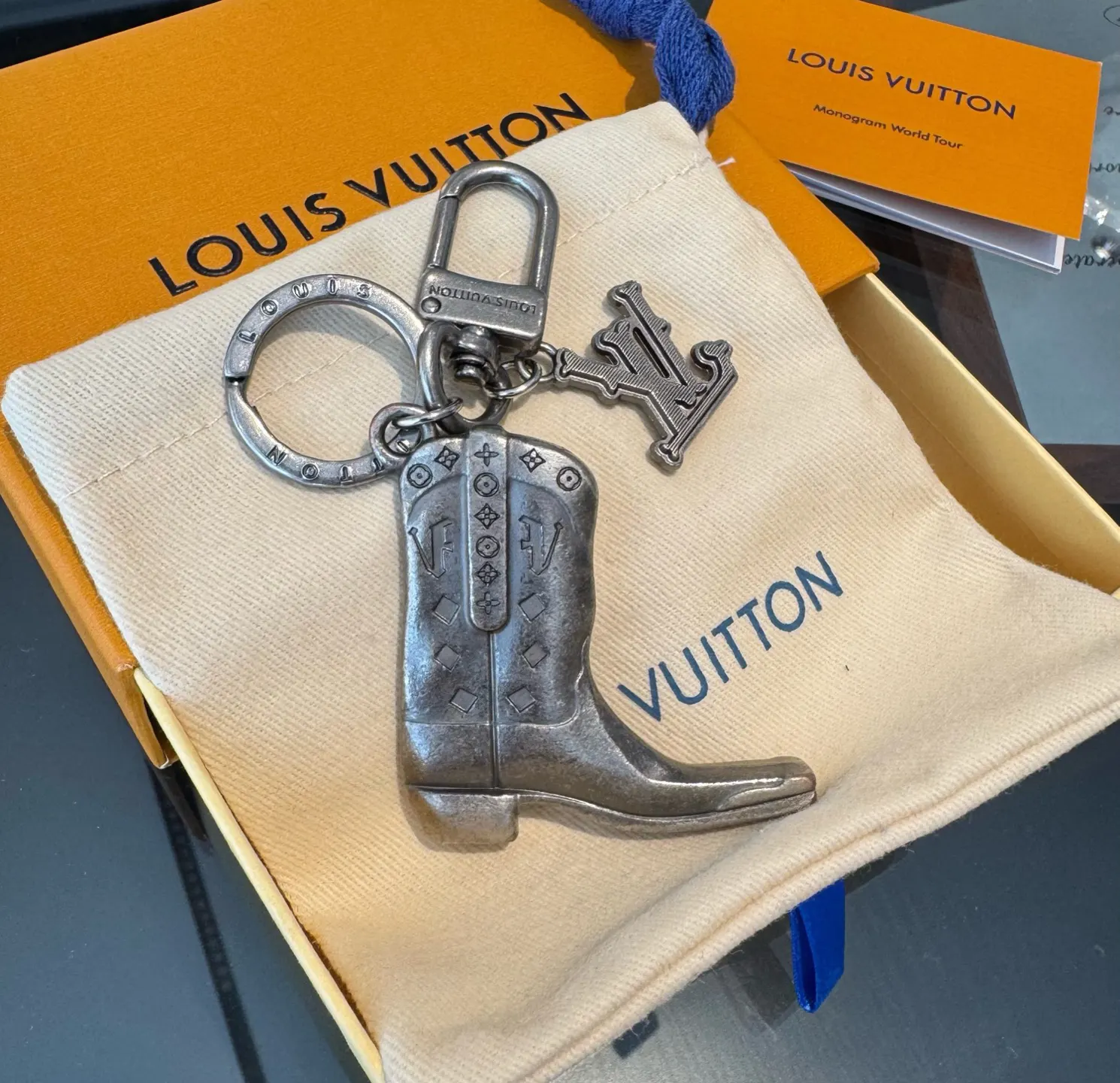LV Black Chain Handle Bag Image 9 LV Black Chain Handle Bag Image 9