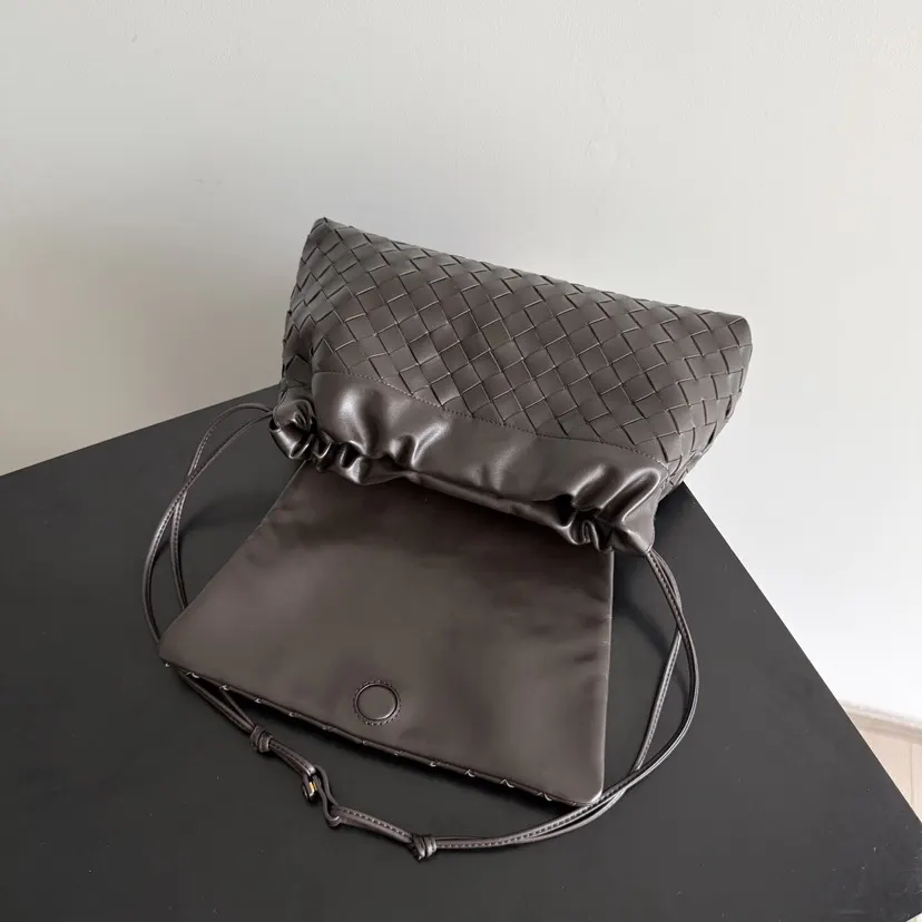 Bottega Veneta 皮革 手拿包 精致手拿款