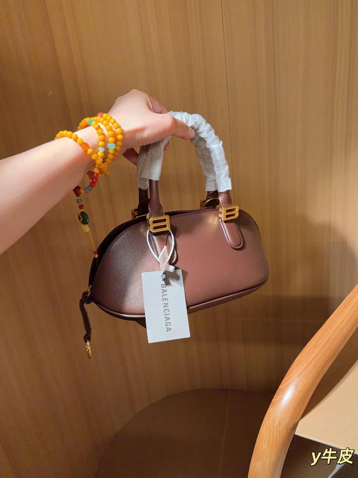 Balenciaga 牛皮 斜挎包 日常搭配