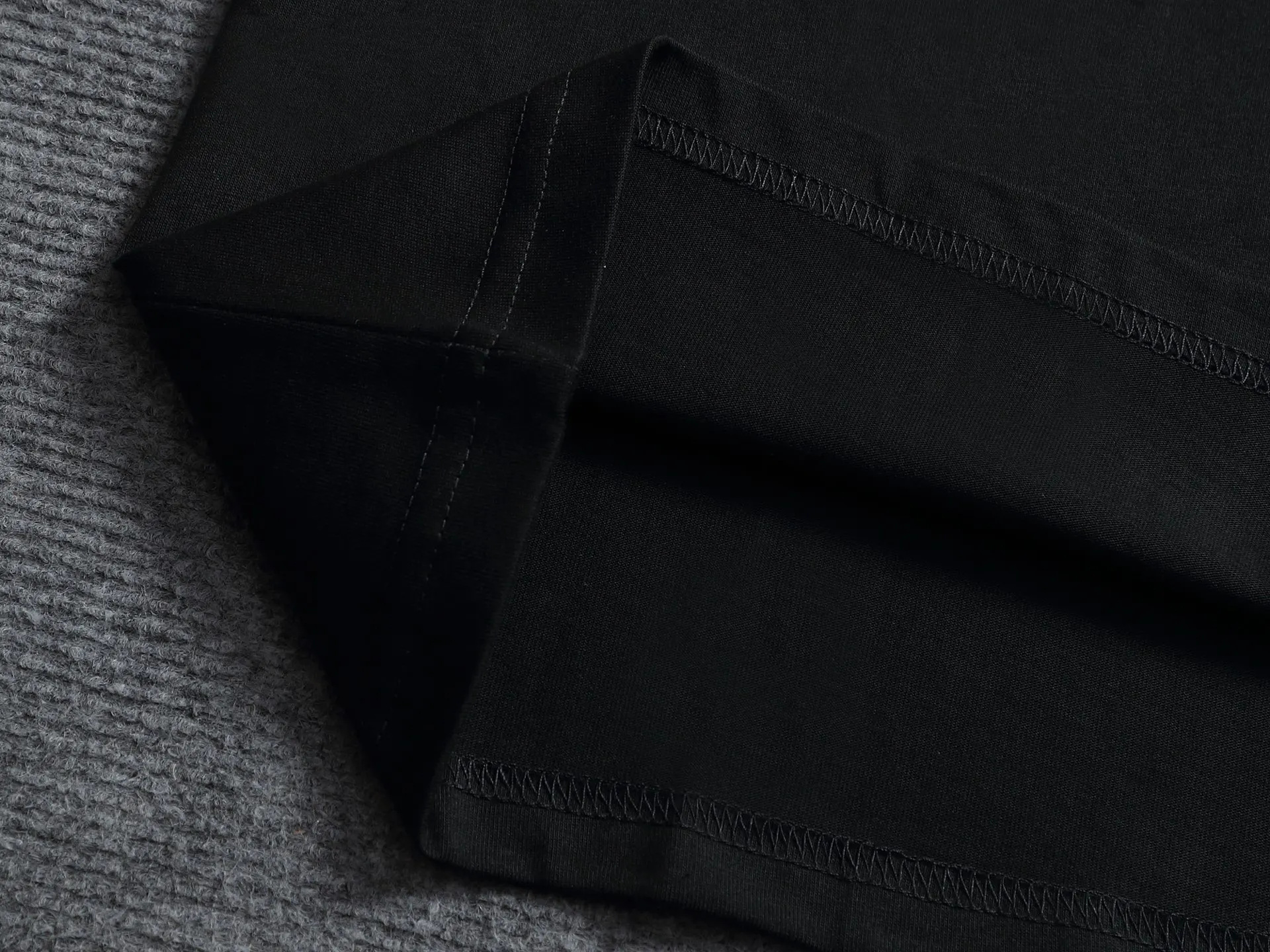 Balenciaga 黑色 Logo 短袖T恤(數字6) Balenciaga 黑色 Logo 短袖T恤(數字6)