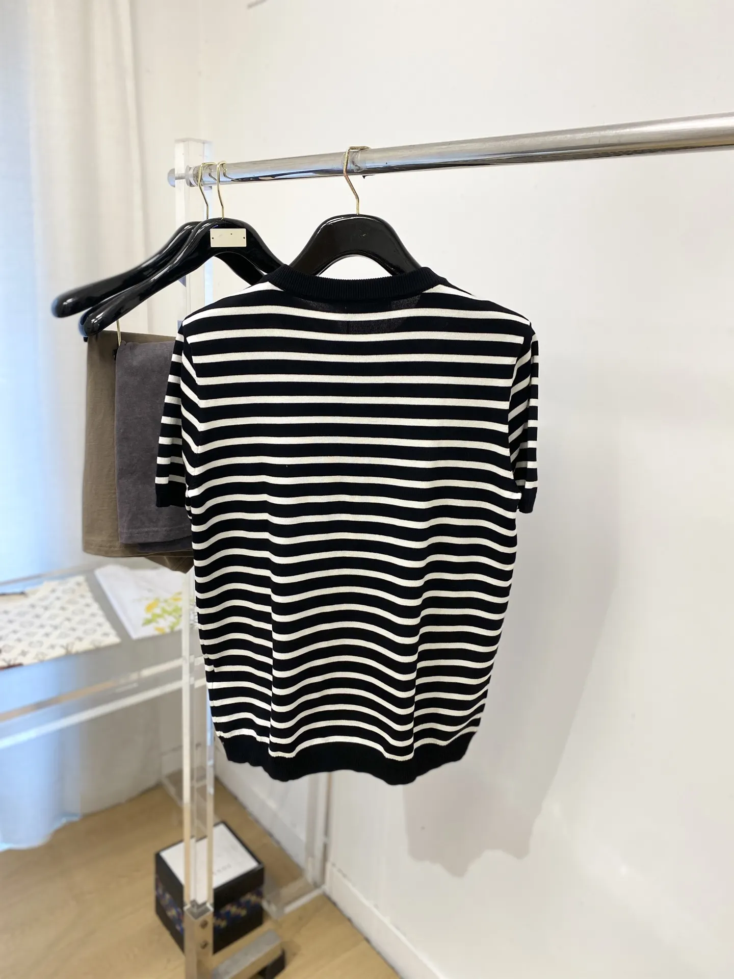 Dior 黑白条纹短袖针织衫 休闲穿搭