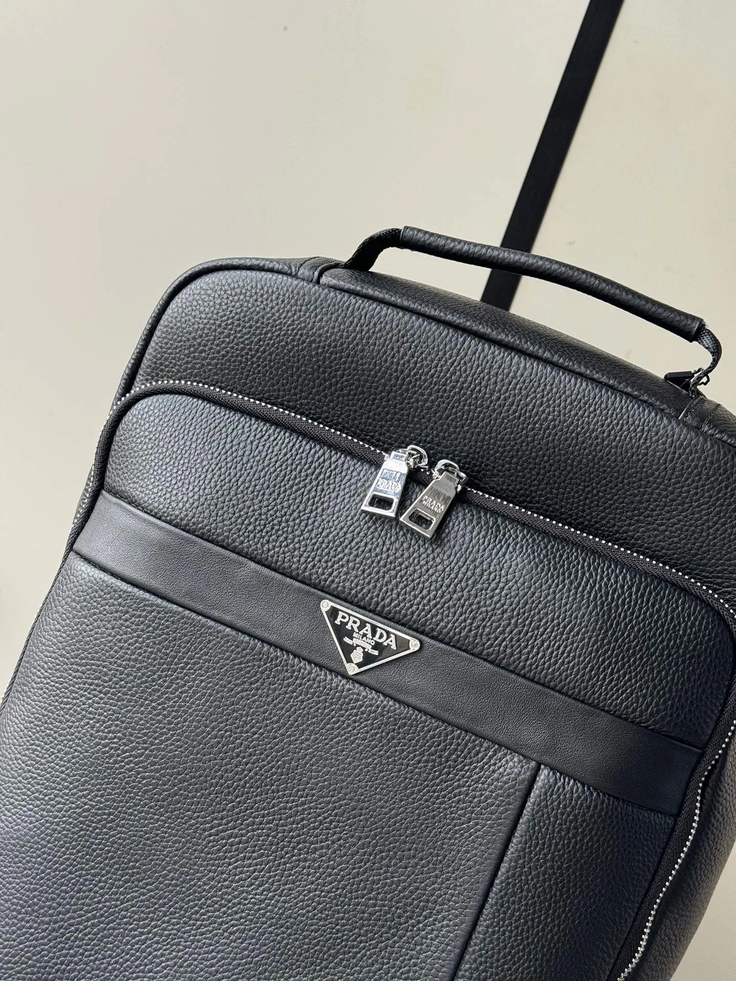 Prada 黑色 小牛皮 行李箱 旅行拉杆款 輕便出行款
