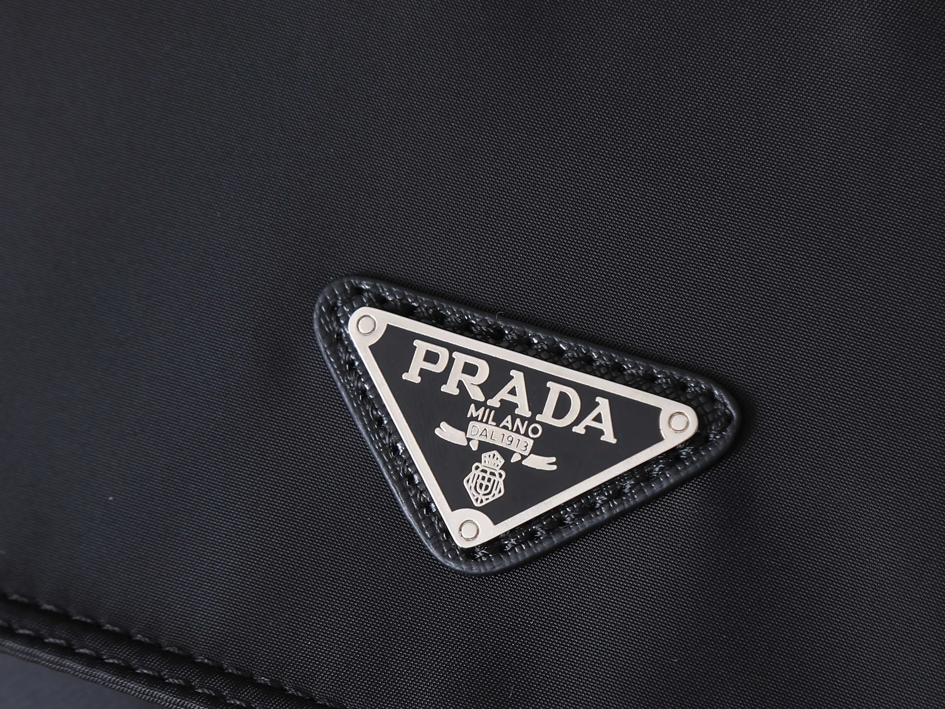 Prada 尼龍 皮革 雙肩背包 輕便实用