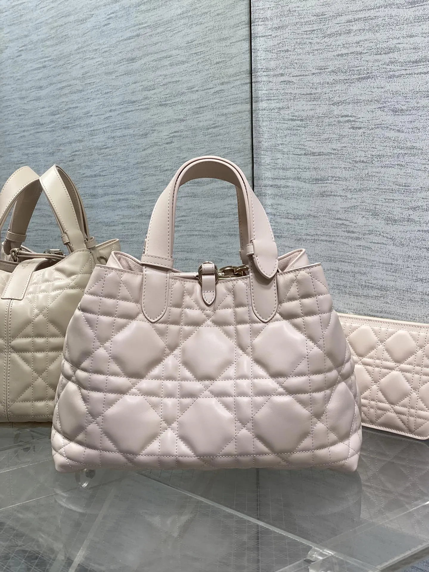 小牛皮 中号 Toujours系列秋冬最新粉 有点太美 收納包 旅行收納款