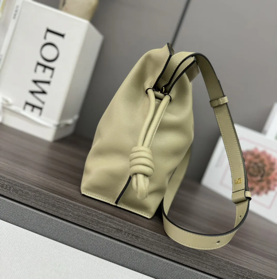 金色 牛皮 免 少 L⊚℮w℮ 纳帕牛皮革Fl 手拿包 精致手拿款